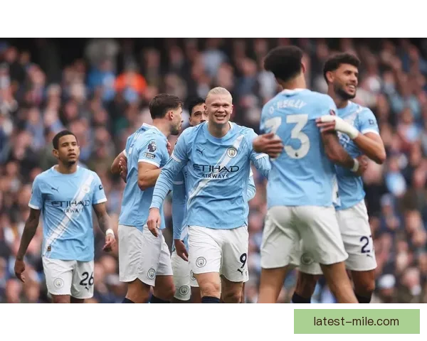 曼城锋霸哈兰德晒健身房狂练力量视频肌肉爆棚新赛季火力全开